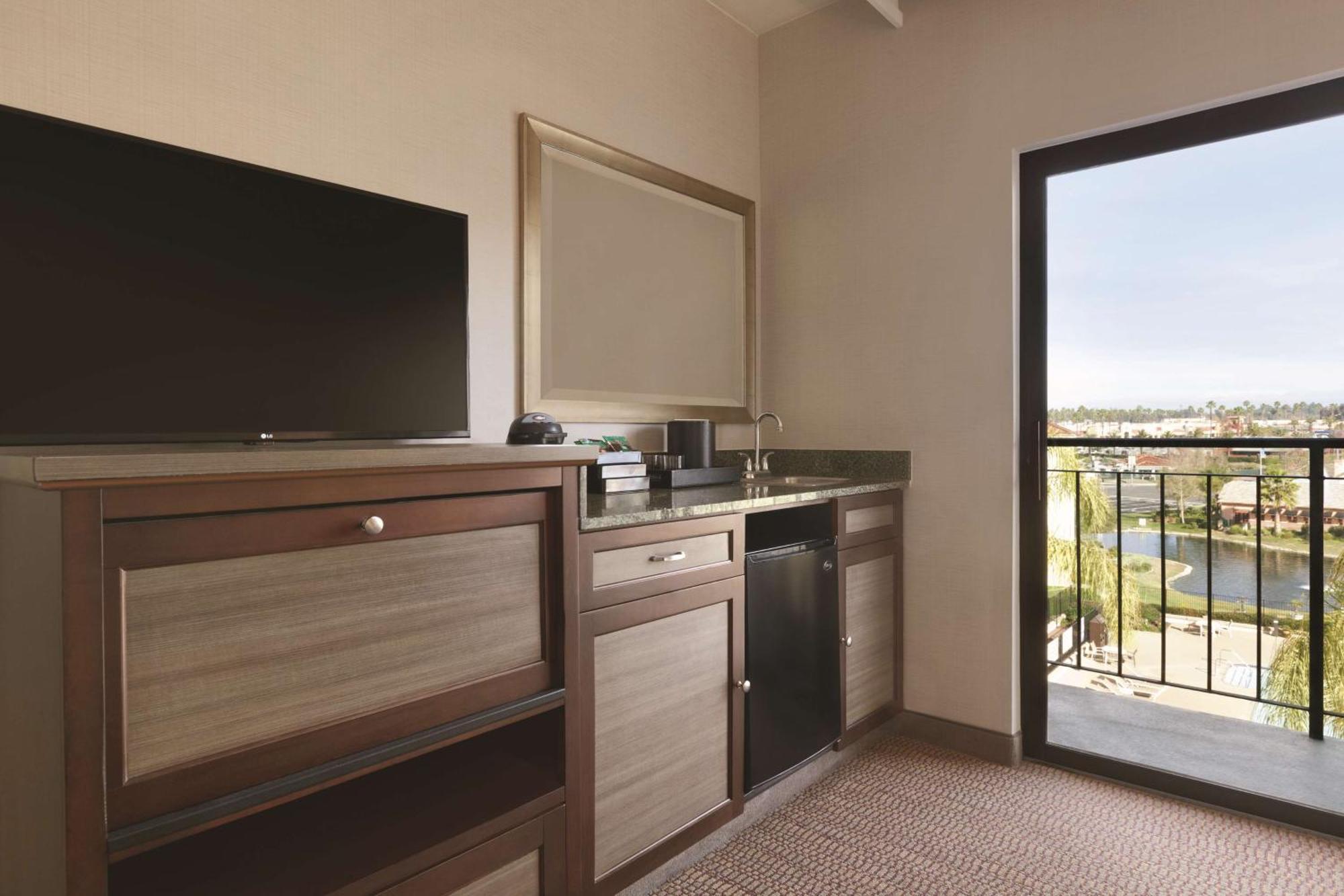 Embassy Suites By Hilton Temecula Valley Wine Country מראה חיצוני תמונה