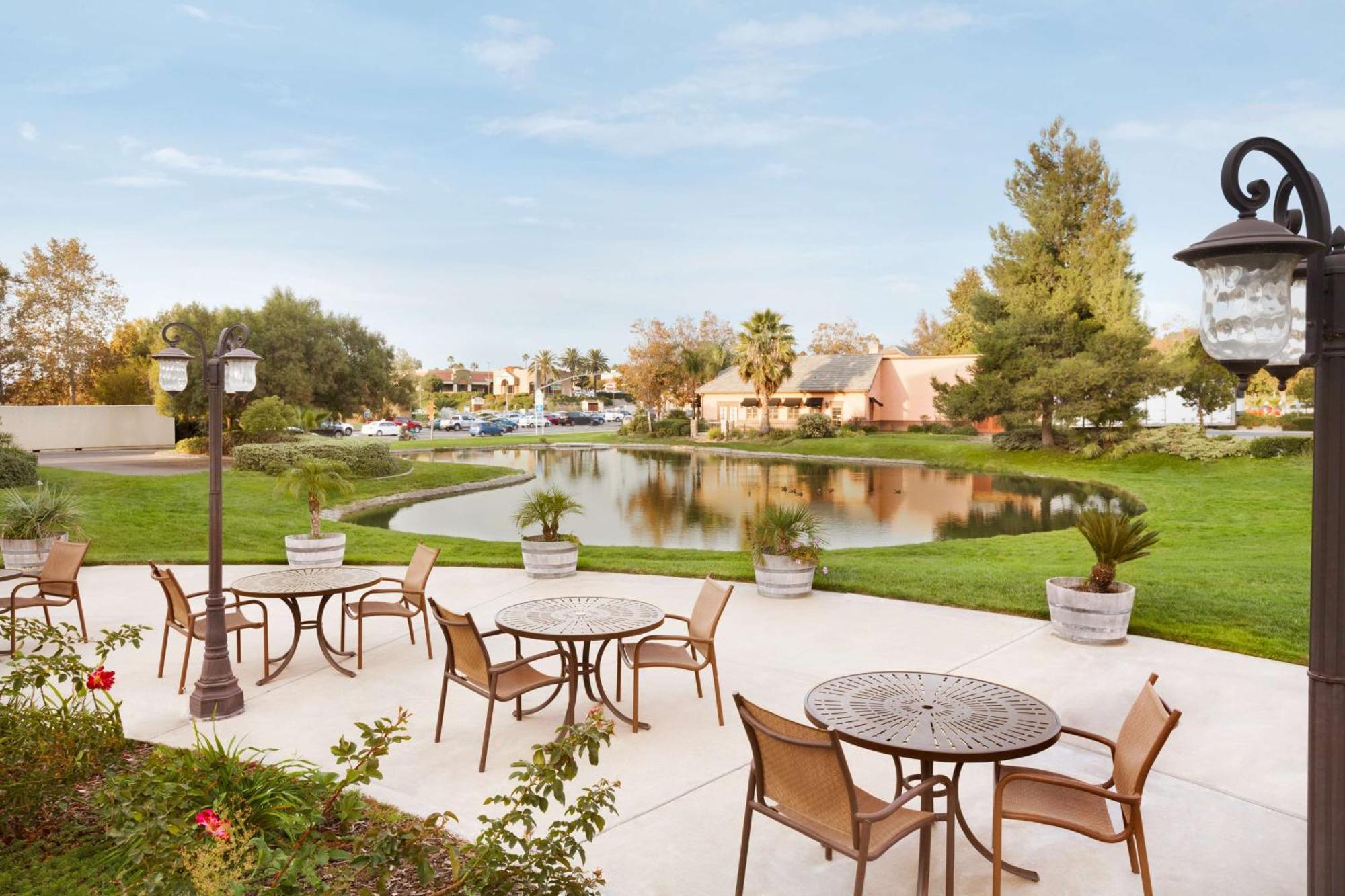 Embassy Suites By Hilton Temecula Valley Wine Country מראה חיצוני תמונה
